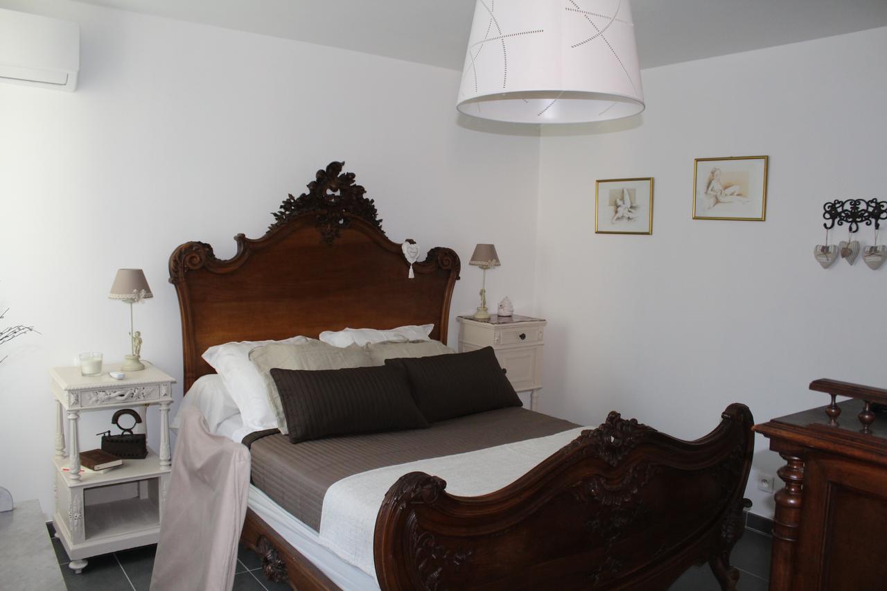 Auberge De Pachoquin Meounes-les-Montrieux Eksteriør billede