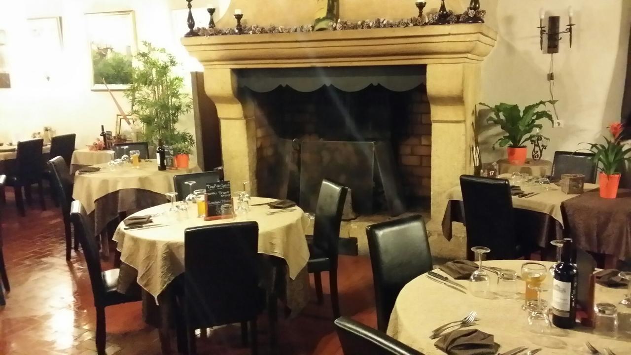 Auberge De Pachoquin Meounes-les-Montrieux Eksteriør billede