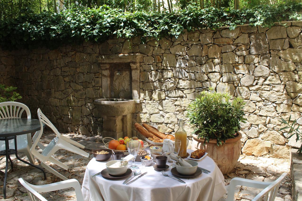 Auberge De Pachoquin Meounes-les-Montrieux Eksteriør billede