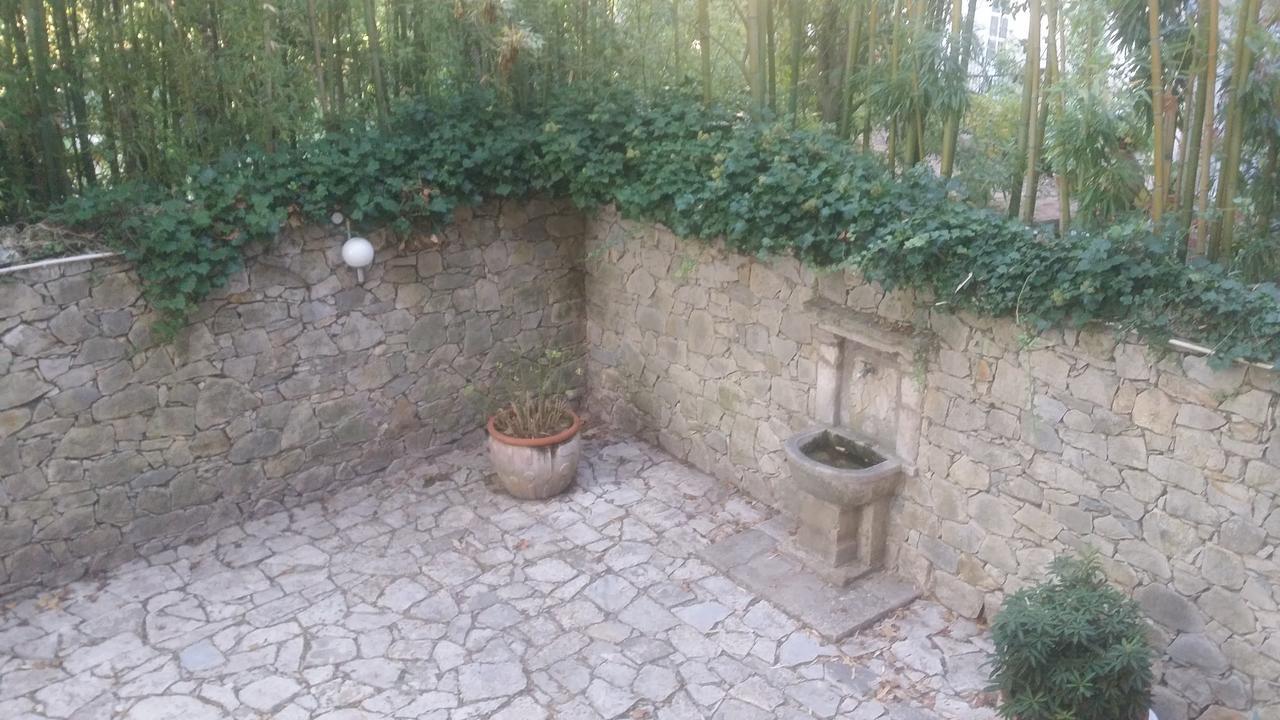 Auberge De Pachoquin Meounes-les-Montrieux Eksteriør billede