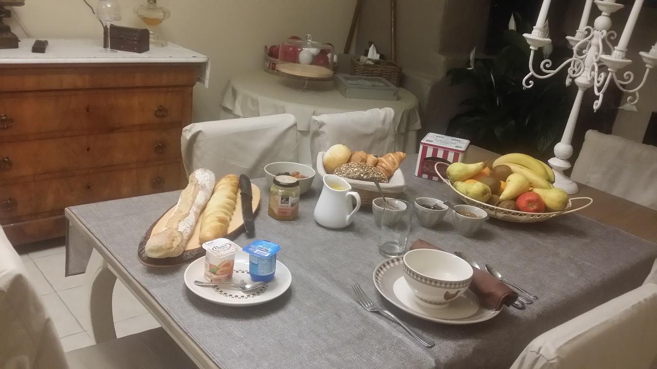 Auberge De Pachoquin Meounes-les-Montrieux Eksteriør billede