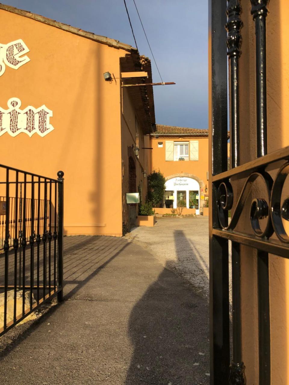Auberge De Pachoquin Meounes-les-Montrieux Eksteriør billede