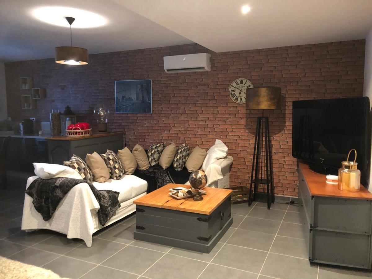 Auberge De Pachoquin Meounes-les-Montrieux Eksteriør billede